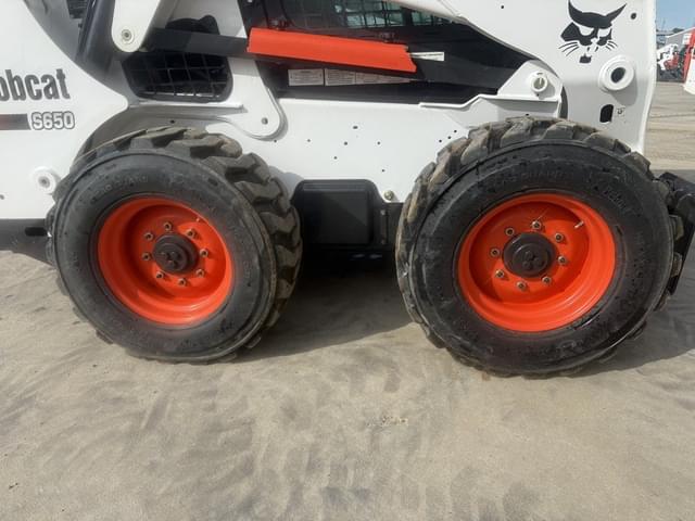Image of Bobcat S650 equipment image 4