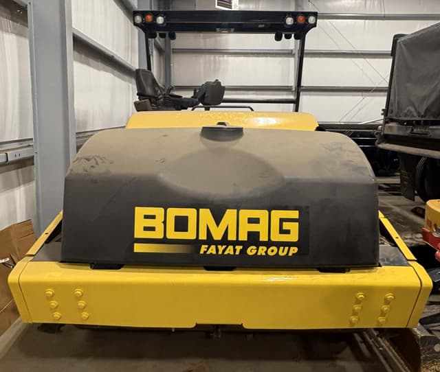 Image of Bomag BW278AD equipment image 3