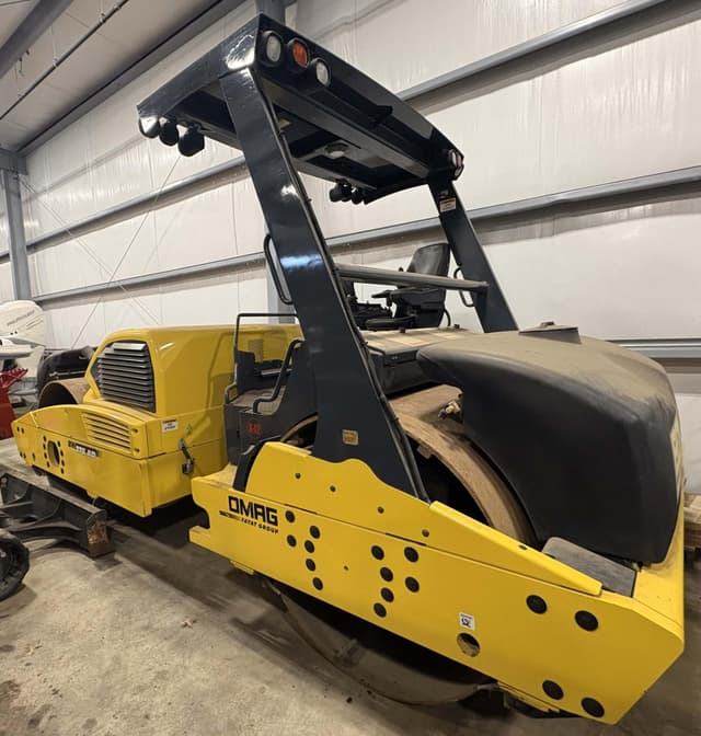 Image of Bomag BW278AD equipment image 1