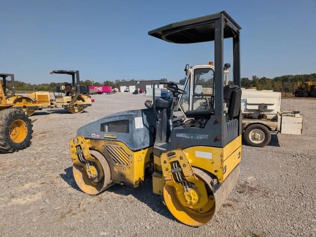 Image of Bomag BW120AD-4 equipment image 2