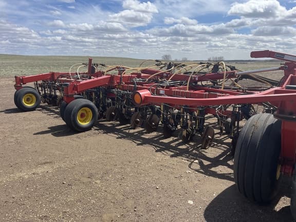 Image of Bourgault 3310 equipment image 2