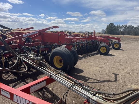 Image of Bourgault 3310 equipment image 1