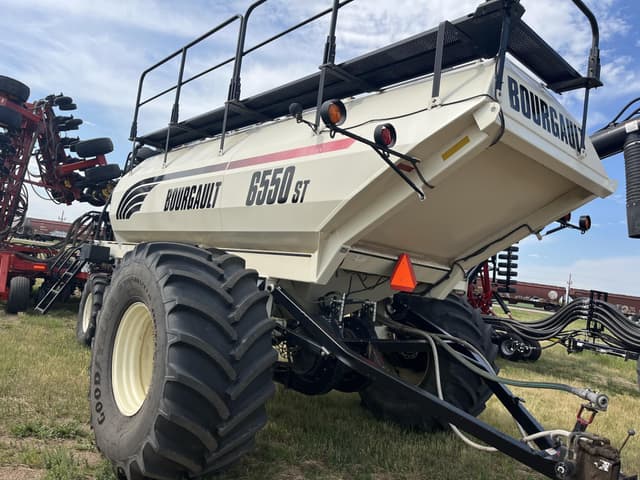 Image of Bourgault 3710 equipment image 2