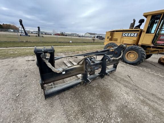 Image of Brandt Hydraulic Clamp Pipe Forks Primary image