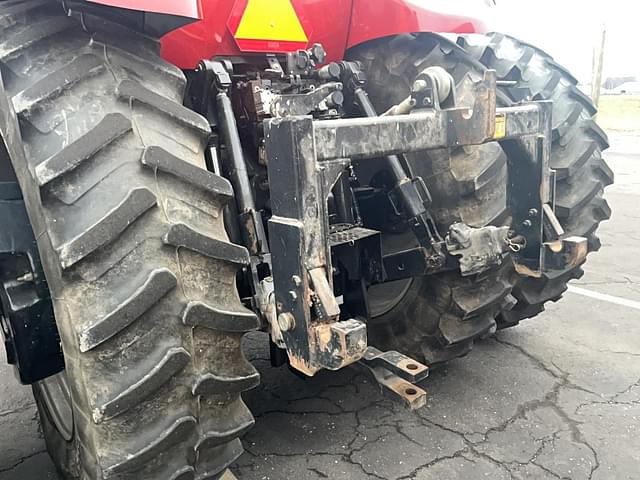 Image of Case IH Magnum 180 equipment image 3