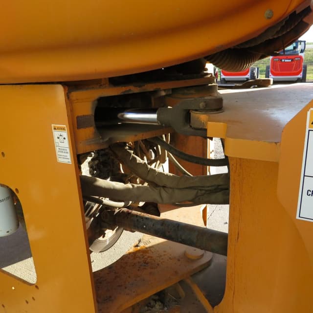 Image of Case 621E equipment image 4