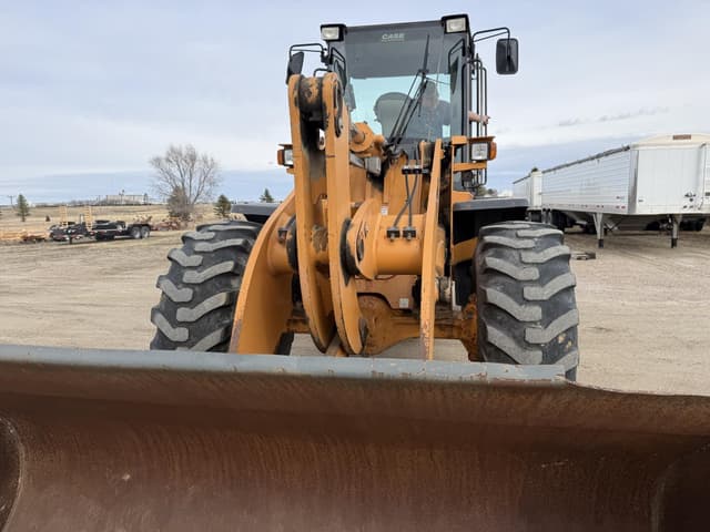 Image of Case 721E equipment image 3