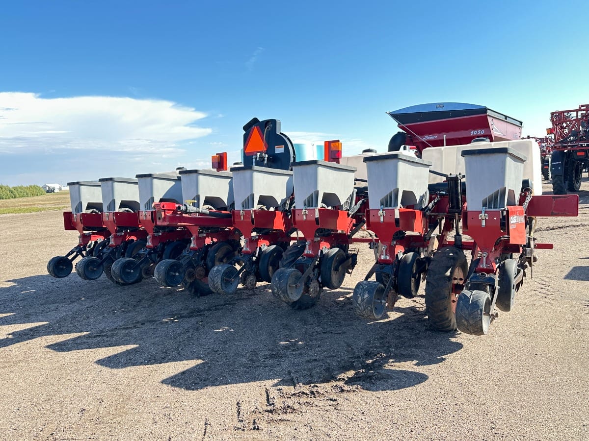 Case IH 1220 Equipment Image0