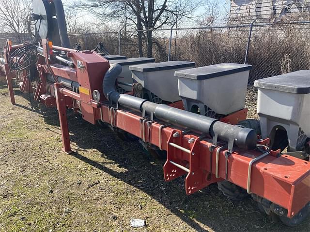 Image of Case IH 1230 equipment image 2