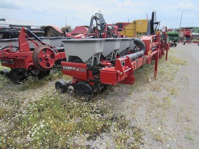 Image of Case IH 1230 Image 0