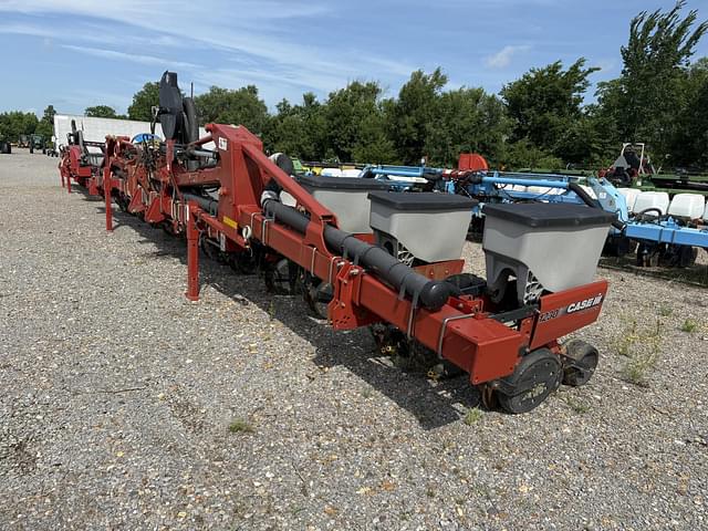 Image of Case IH 1230 equipment image 3