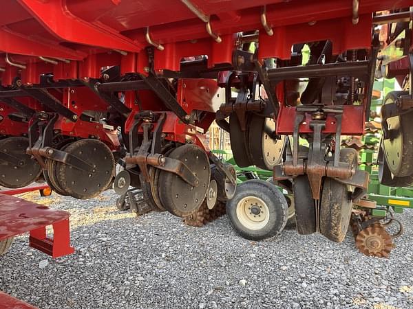 Image of Case IH 1240 equipment image 2