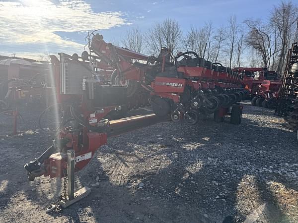 Image of Case IH 1240 equipment image 3