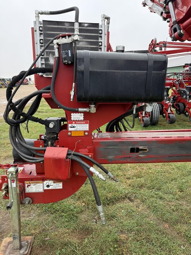 Image of Case IH 1240 equipment image 2