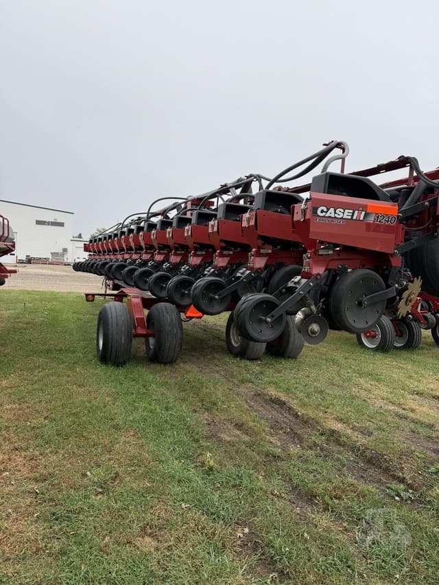 Image of Case IH 1240 equipment image 4