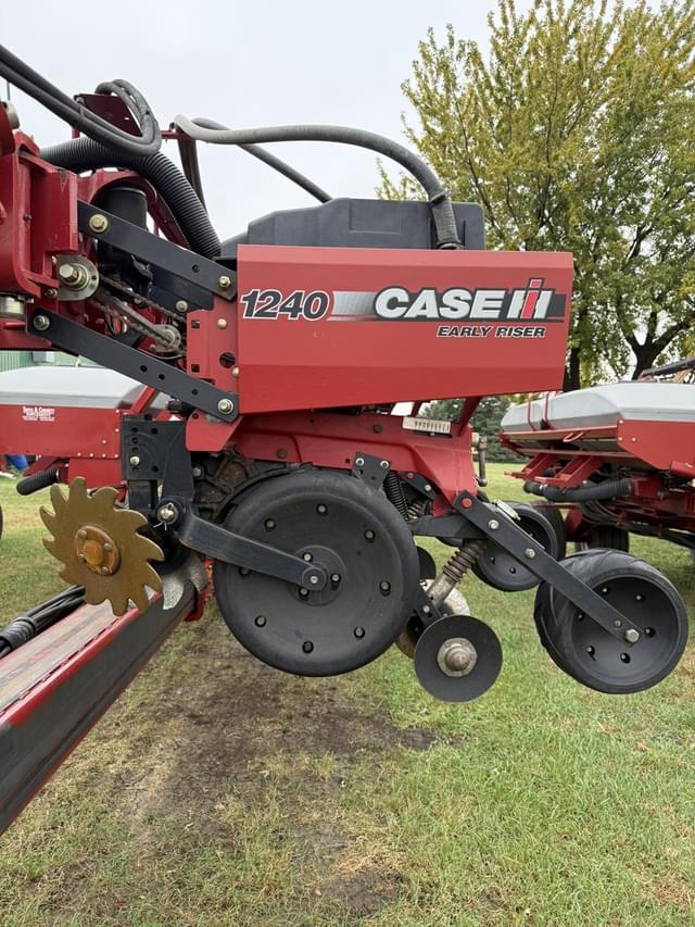 Image of Case IH 1240 equipment image 1