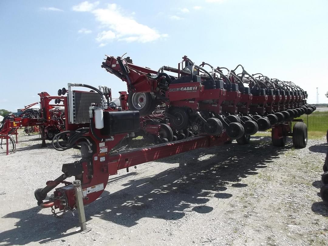 Image of Case IH 1240 Primary image