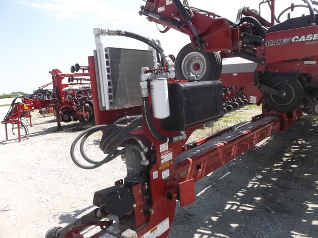 Image of Case IH 1240 equipment image 2