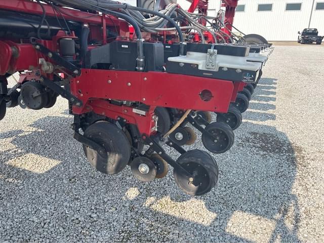 Image of Case IH 1250 equipment image 2