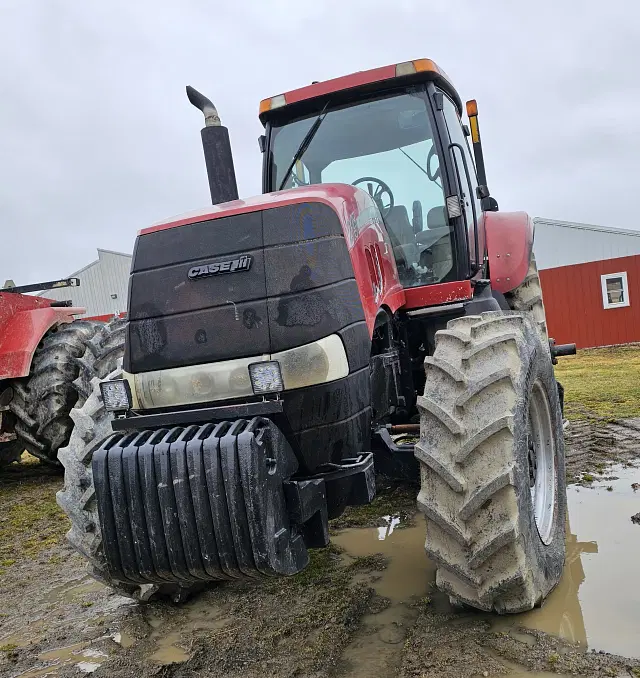 Image of Case IH Magnum 215 equipment image 2