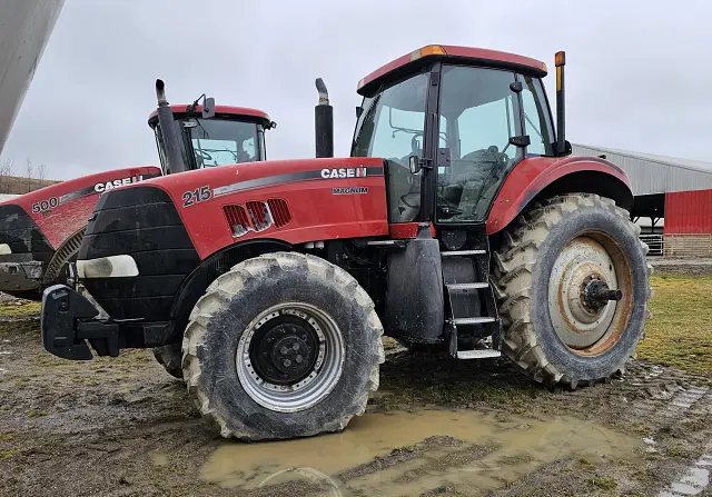 Image of Case IH Magnum 215 equipment image 3