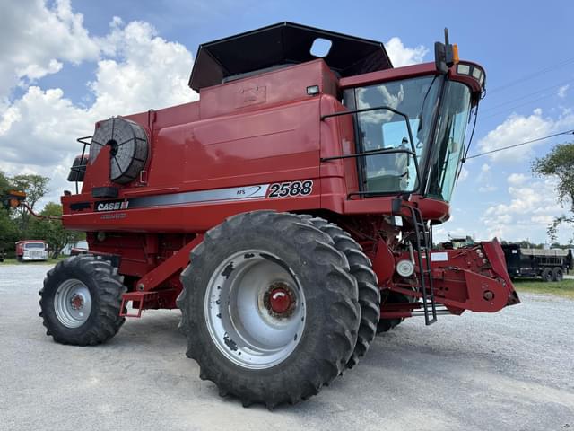 Image of Case IH 2588 equipment image 2