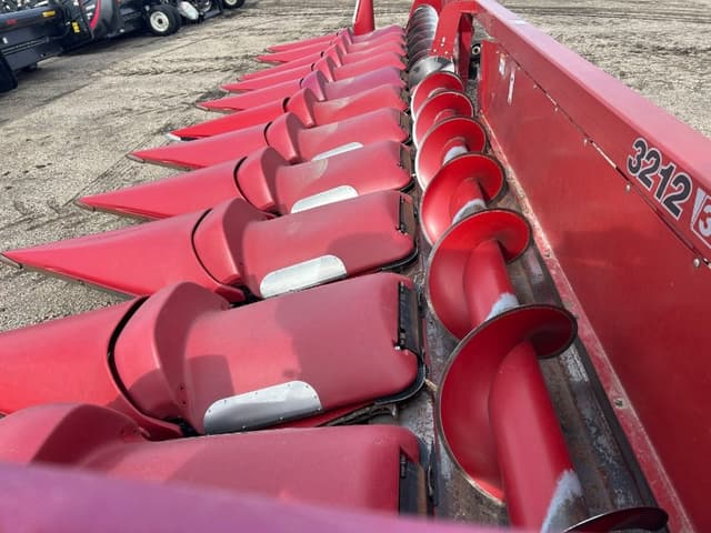 Image of Case IH 3212 equipment image 4