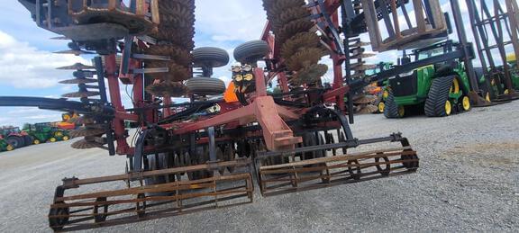 Image of Case IH 330 equipment image 4