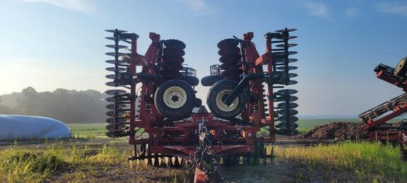 Image of Case IH 330 equipment image 2