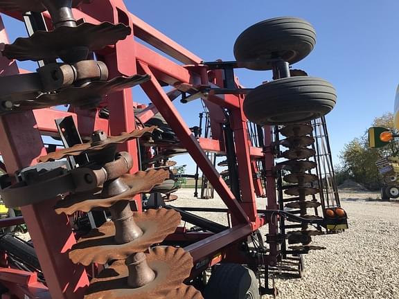 Image of Case IH 330 equipment image 3