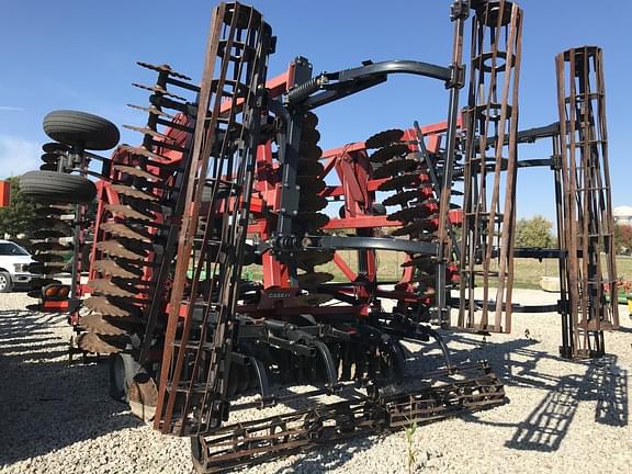 Image of Case IH 330 equipment image 4