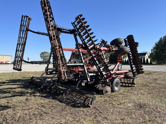Image of Case IH 330 equipment image 3