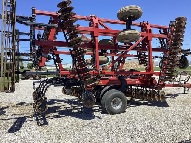 Image of Case IH 330 equipment image 1