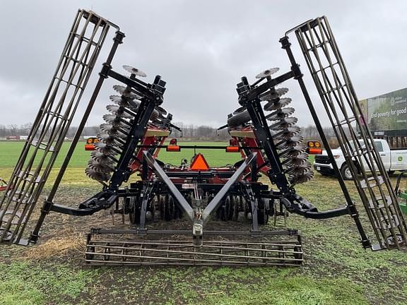 Image of Case IH 330 equipment image 3