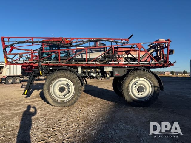 Image of Case IH 3330 Patriot equipment image 4