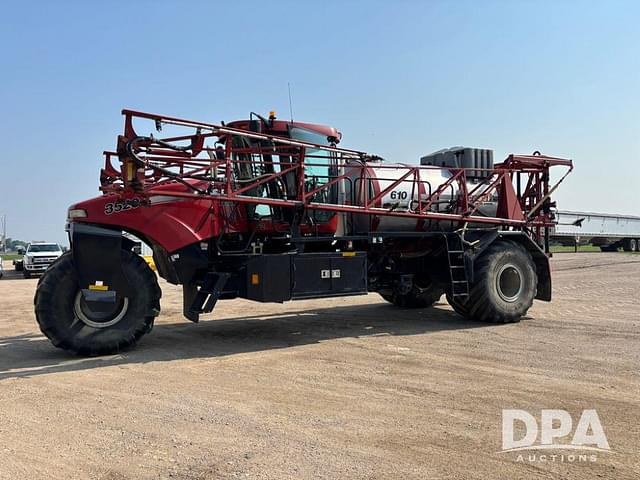 Image of Case IH Titan 3520 equipment image 2