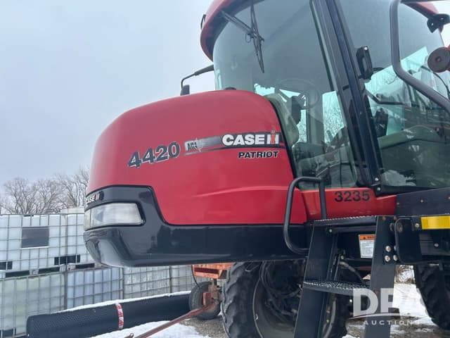 Image of Case IH Patriot 4420 equipment image 1