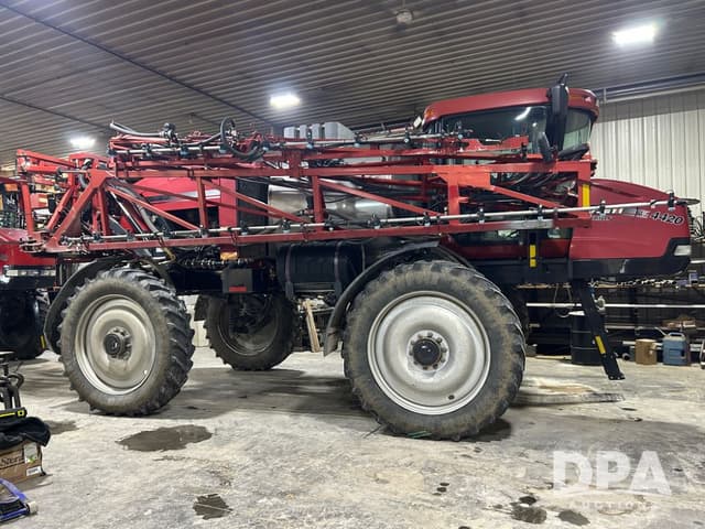 Image of Case IH Patriot 4420 equipment image 1