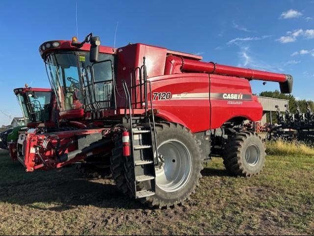 Image of Case IH 7120 equipment image 1