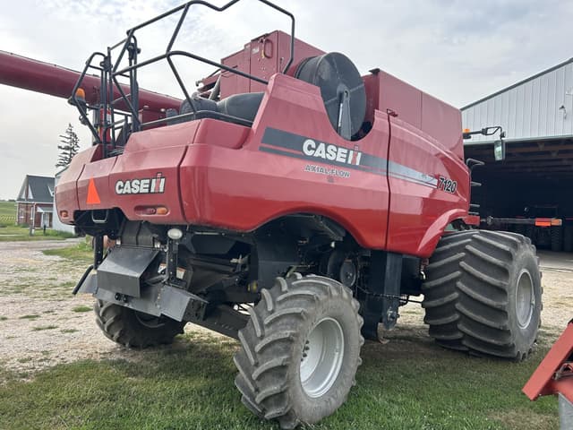 Image of Case IH 7120 equipment image 3