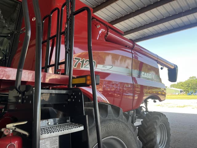Image of Case IH 7120 equipment image 1