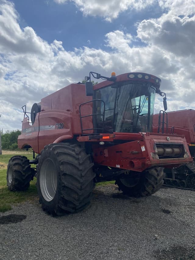 Image of Case IH 7120 equipment image 2