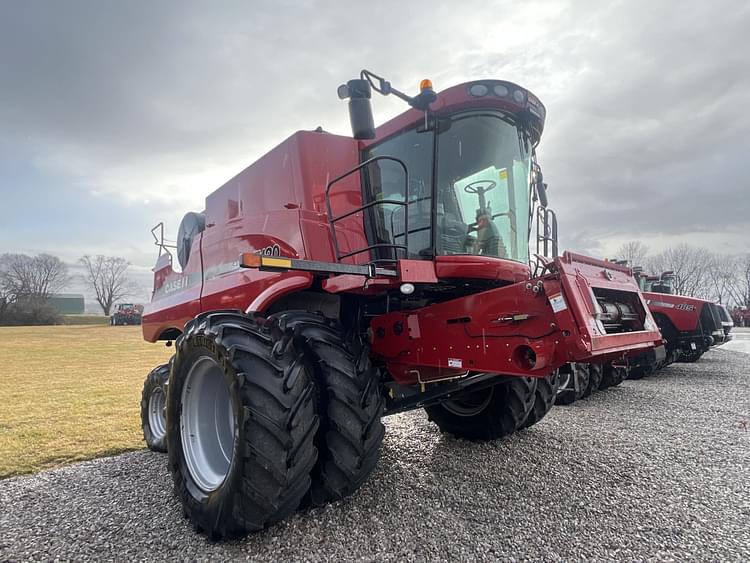 2010 Case IH 7120 Combines Class 7 for Sale | Tractor Zoom