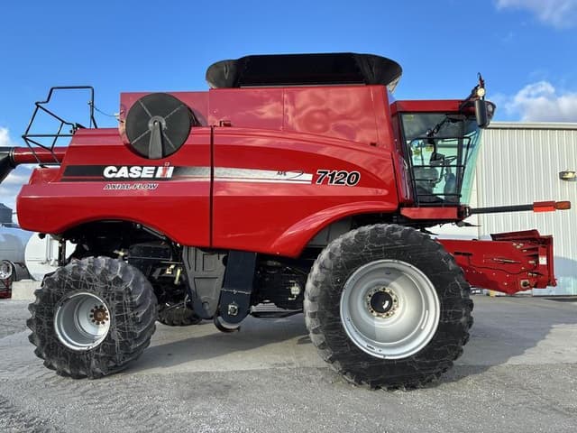 Image of Case IH 7120 equipment image 2
