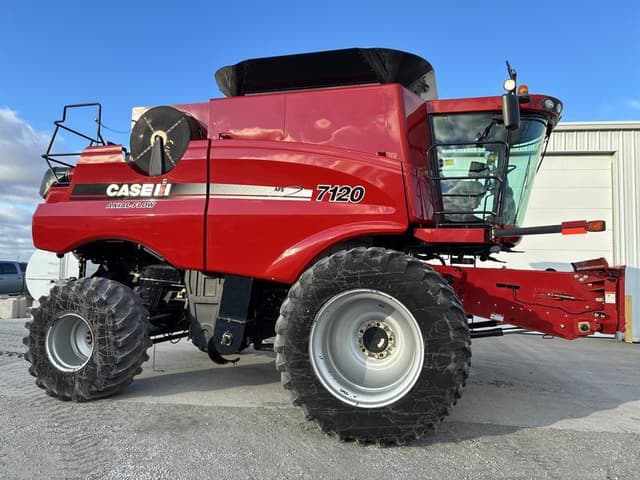 Image of Case IH 7120 equipment image 1