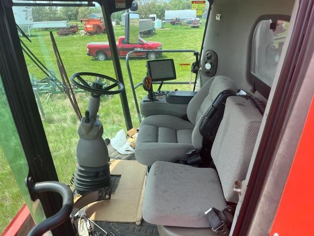 Image of Case IH 8120 equipment image 2