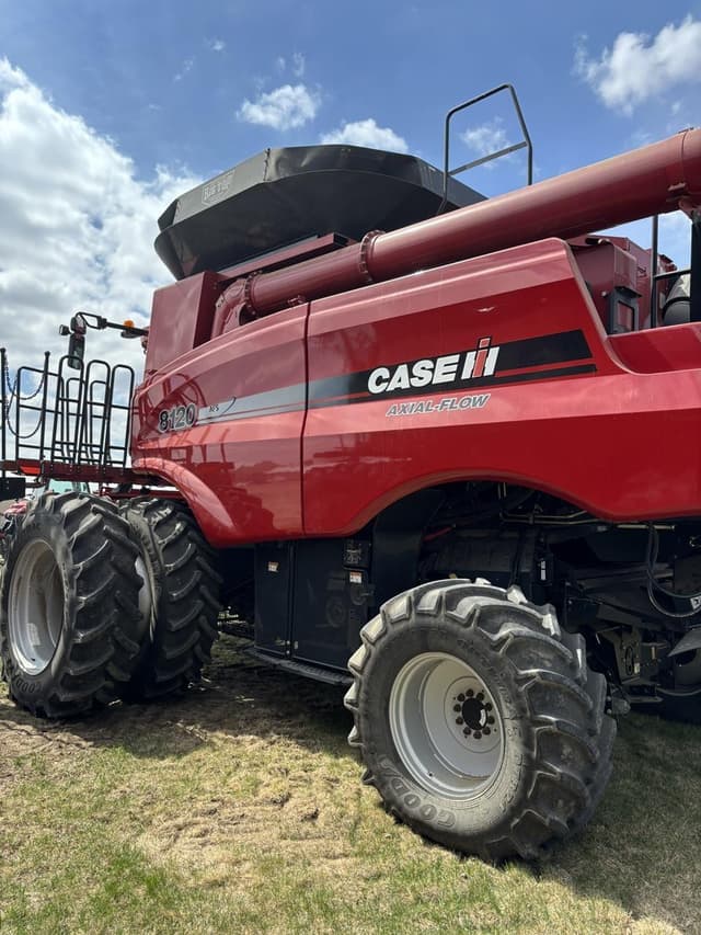 Image of Case IH 8120 equipment image 4