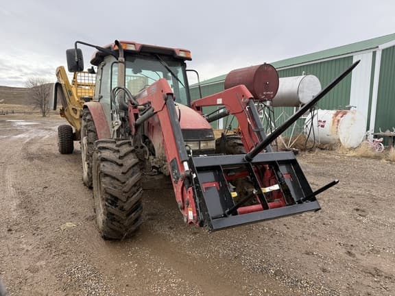 Image of Case IH Farmall 105U equipment image 3
