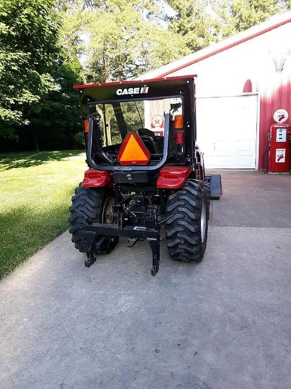 Image of Case IH Farmall 35 equipment image 1