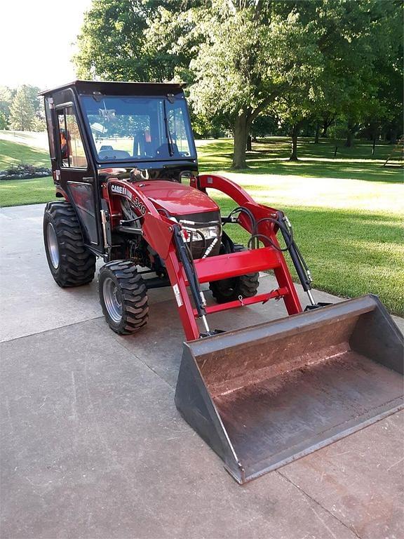 Image of Case IH Farmall 35 Primary image